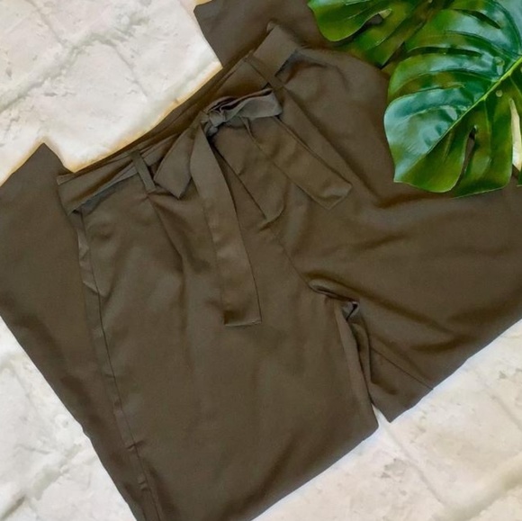 🌿FOREVER 21🌿Dark Olive Paper Bag Ankle Pants - Picture 8 of 8